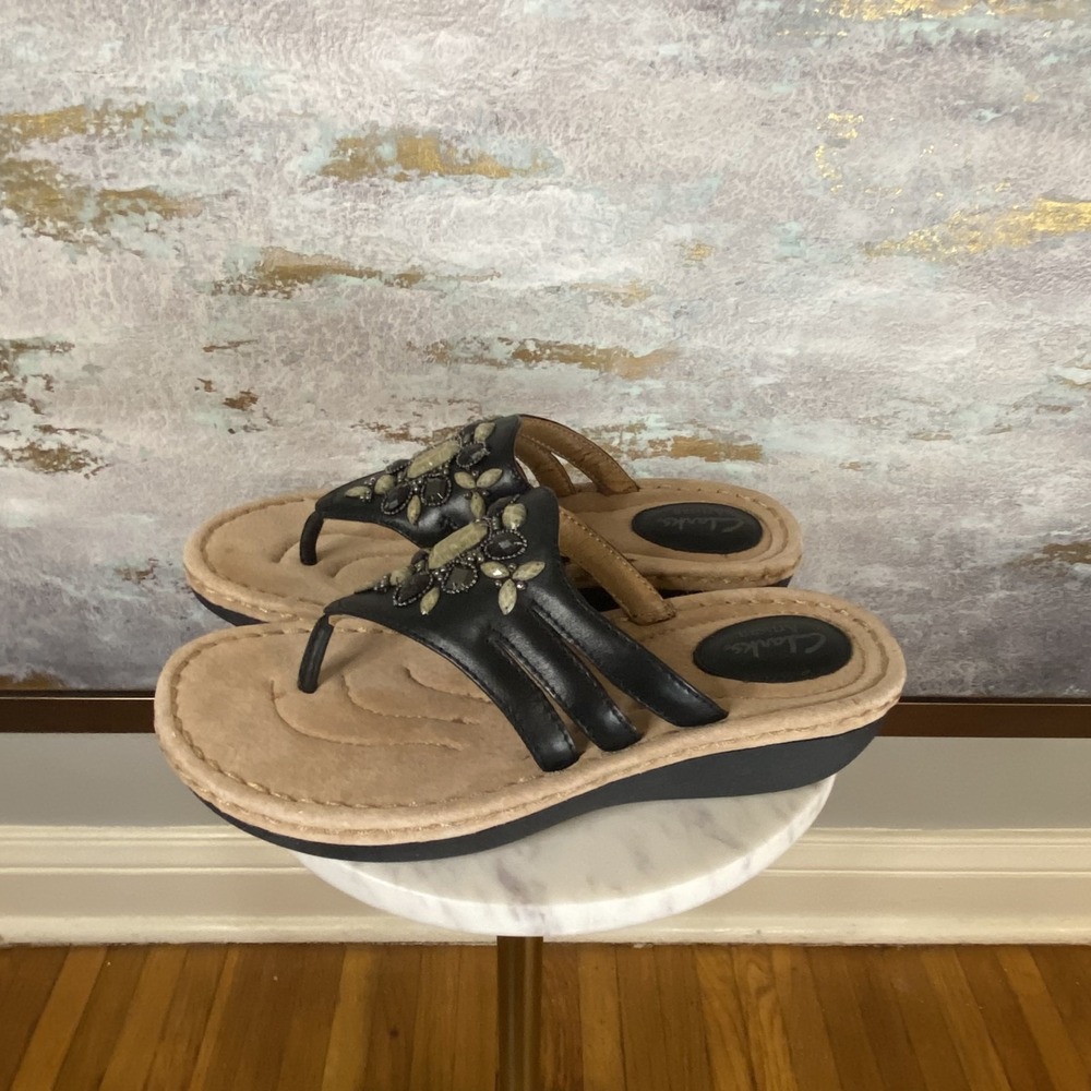 Clarks Artisan Sandals Shoes Womens 8.5 Black Leather Beaded Thong Wedge Comfort
